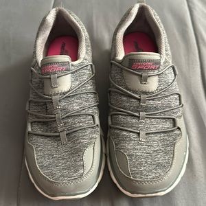 sketchers memory foam shoes